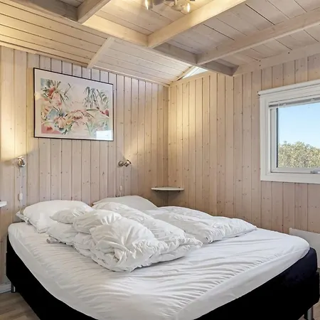 Holiday home Adrienne - 490m From The Sea By Interhome *