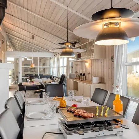 Dom wakacyjny Adrienne - 490m From The Sea By Interhome